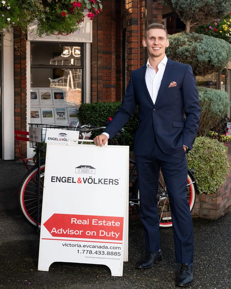 Alexi Argyriou outside the Engel and Völkers office